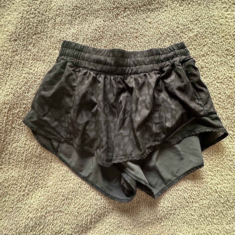 Lululemon Hotty Hot Low-Rise Lined Shorts